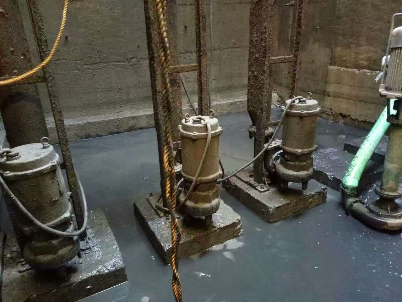 海晏污水池清理